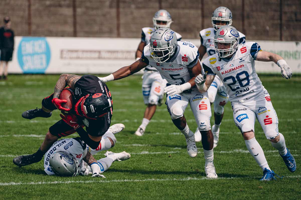 Hurricanes von Wilddogs überrollt, aber…